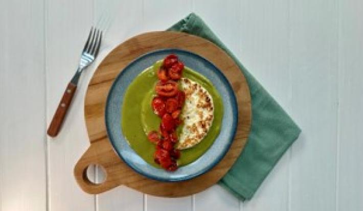 Queso Panela en Salsa de Poblano
