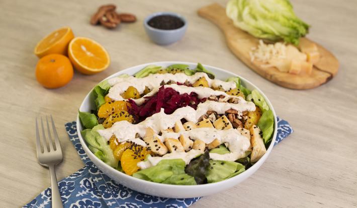 Ensalada con aderezo de parmesano