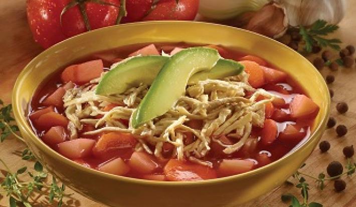 Caldo de pollo con tomate y chipotle Caldo de pollo con tomate y chipotle