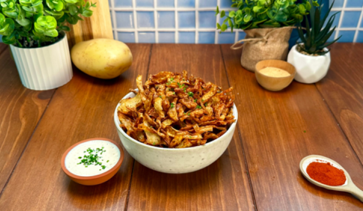 Chips de Cáscara de Papa con Dip de Cebollín
