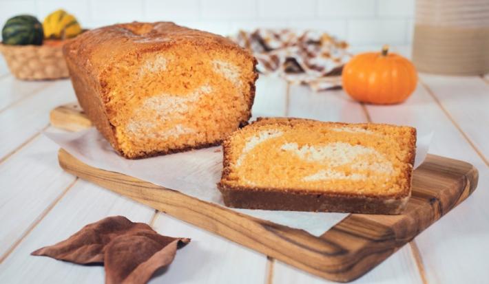 PUMPKIN BREAD preparado con Leche Evaporada CARNATION® CLAVEL®