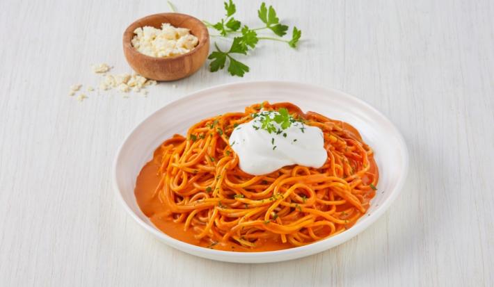 Espagueti rojo cremoso Espagueti rojo cremoso