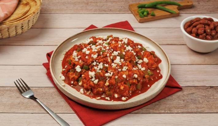 Ejotes con Huevo en Salsa Roja