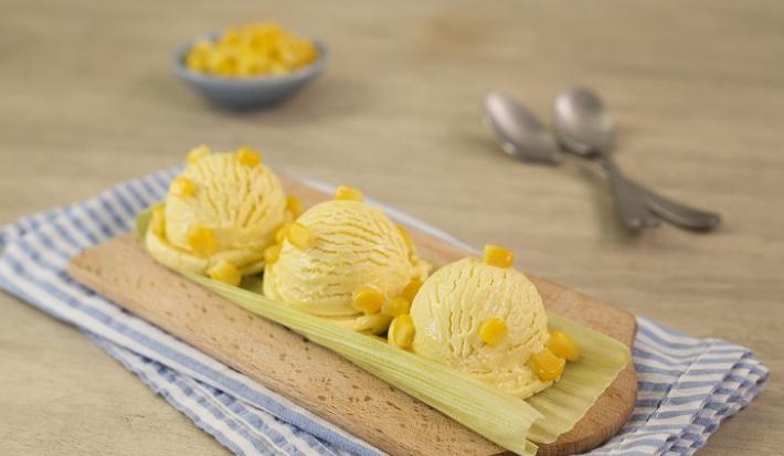 Helado de elote con rompope Helado de elote con rompope
