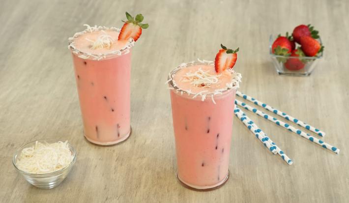 Agua de coco y fresa Agua de coco y fresa