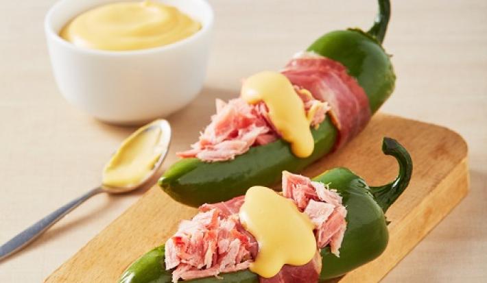 Jalapeños rellenos de atún Jalapeños rellenos de atún