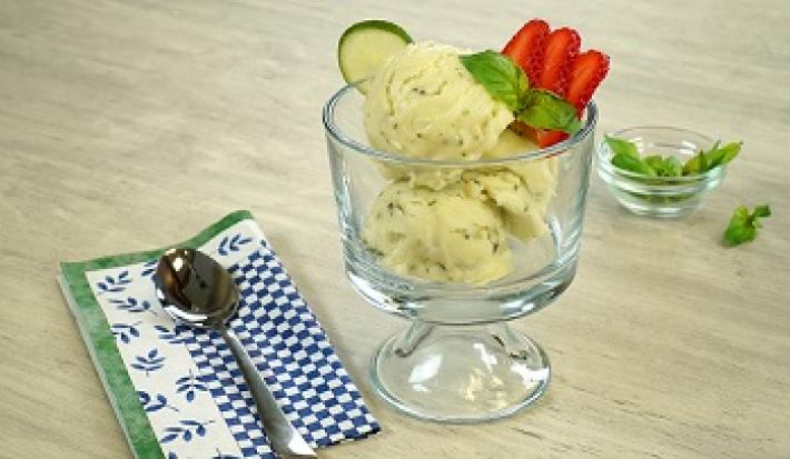 Helado de albahaca y limón Helado de albahaca y limón