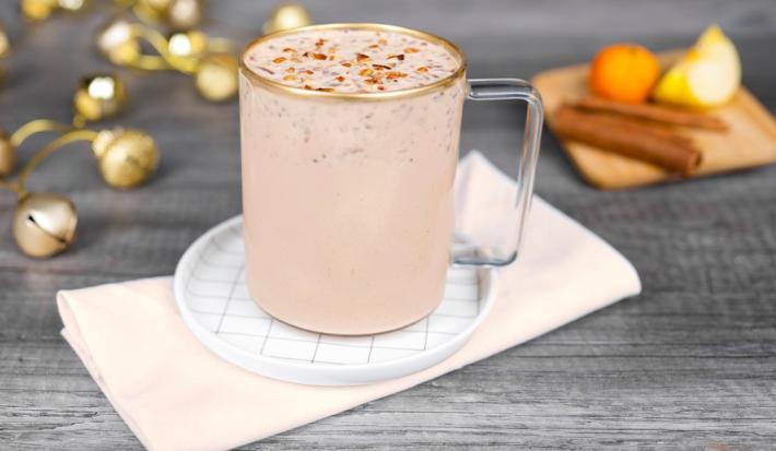 ATOLE de PONCHE de FRUTAS preparado con Leche Evaporada CARNATION® CLAVEL®