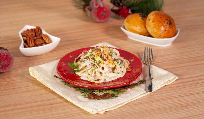 Espagueti con salsa de nuez y queso Espagueti con salsa de nuez y queso