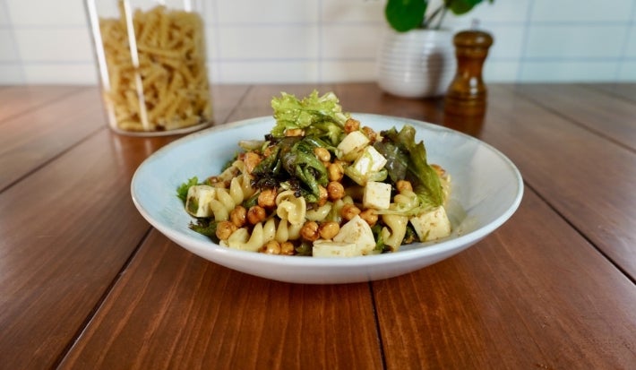Ensalada fresca con garbanzos