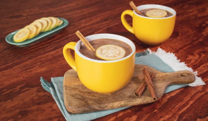 Atole de chocolate con guayaba Atole de chocolate con guayaba