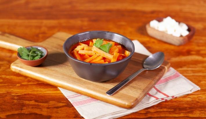 SOPA de PAPA preparada con Concentrado de Tomate con Pollo CONSOMATE®