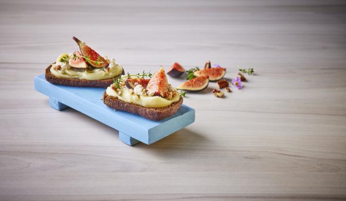 Molletes de higo con nuez Molletes de higo con nuez