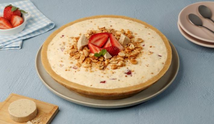Pay de Mazapán con Fresas