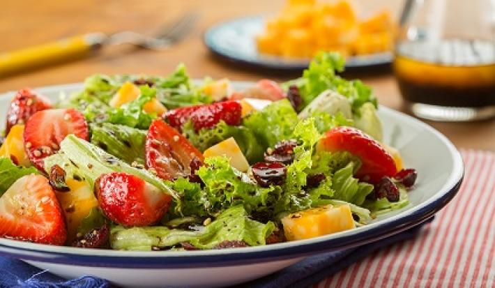 Ensalada con vinagreta maggi