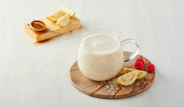 Atole de arroz con leche y guayabas deslactosado