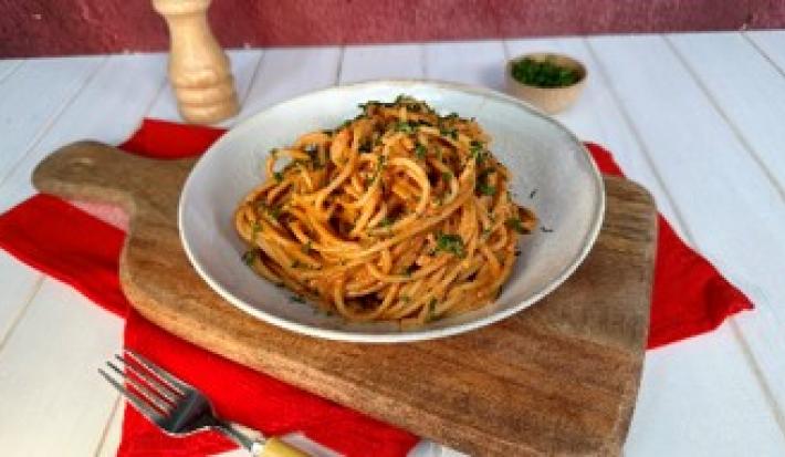 Espagueti Cremoso con Pollo