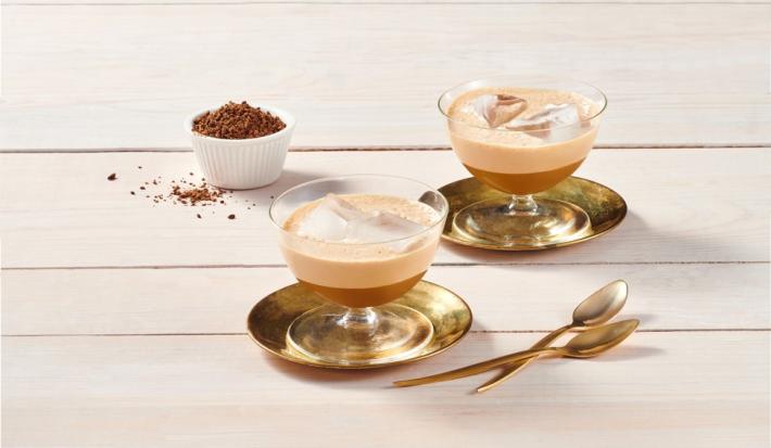 CREMA TASTER'S CHOICE preparada con Leche Evaporada CARNATION® CLAVEL®
